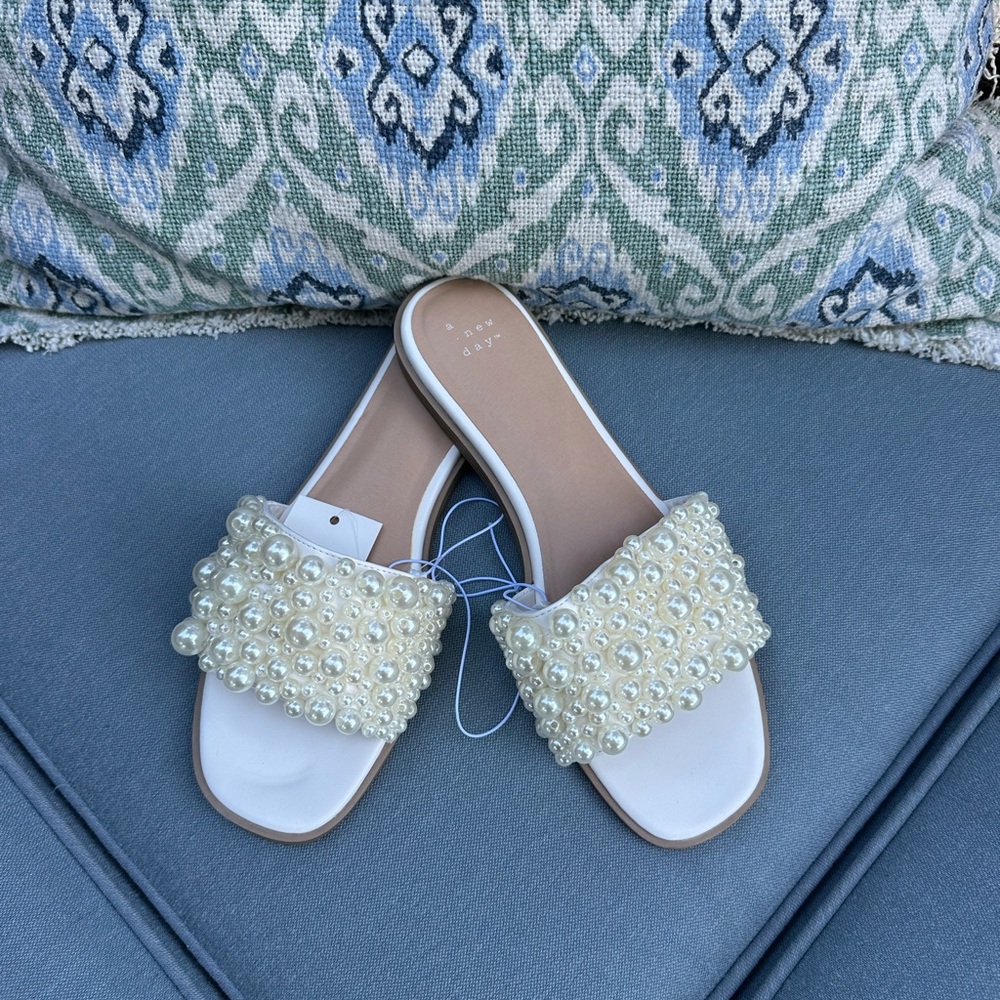 Pearl Embellished Cream Slide Sandals 9.5